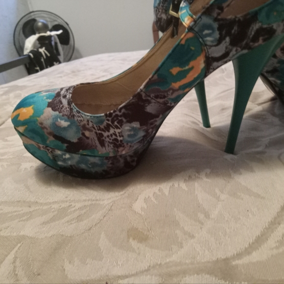 Qupid stilettos size 11 - Picture 6 of 6